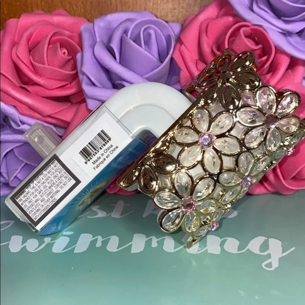 GEMSTONE FLOWERS NIGHTLIGHT
Wallflowers Plug In - Picture 6 of 11